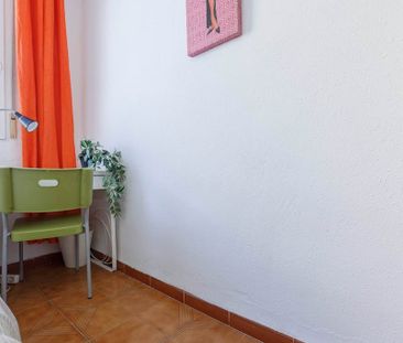 Carrer den Guillem Ferrer, Valencia, Valencian Community 46009 - Photo 5