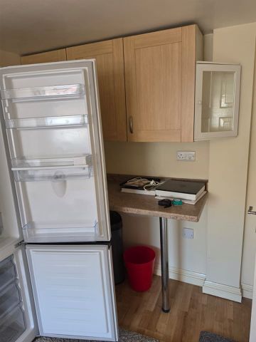 1 Bed Flat, Kenmore Avenue, HA3 - Photo 4