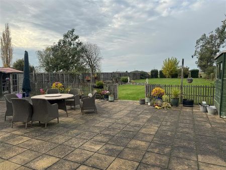 Broadgate, Sutton St. James, SPALDING - Photo 2