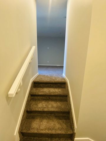 3 Bedroom 2.5 Bathroom in Charlesworth - SF81 - Photo 4