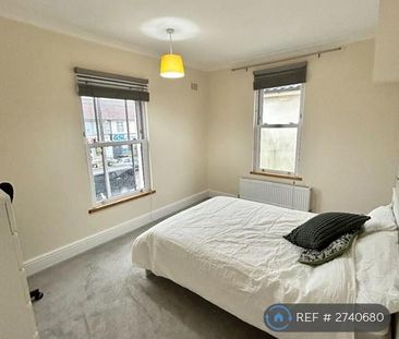 4 bedroom end of terrace house to rent - Photo 6