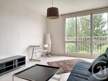 Location Appartement 1 pièce 44m² ST JULIEN LES VILLAS 10800 - Photo 3