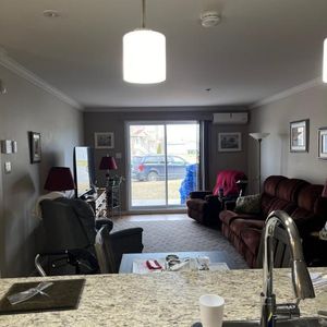 Faubourg 4 1/2 * LOUÉ et NON DISPONIBLE * - Photo 2