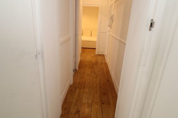 Room in a Shared Flat, Scott Ellis Gardens, NW8 - Photo 1