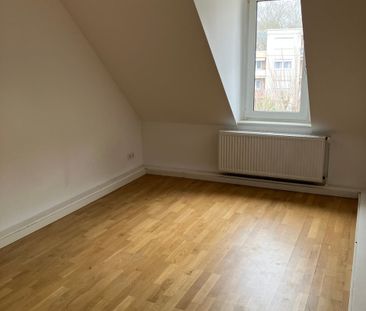 Schicke 3 Zimmerwohnung mit Tageslichtbad und Küche - Foto 5