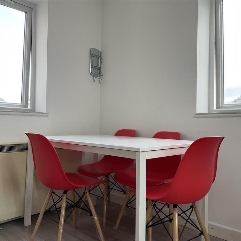 3 bedroom apartment to rent - Photo 1