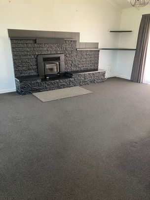 Charming 4BR Family Home in Lumsden! - Photo 1