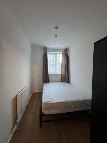 4 bedroom semi-detached house to rent - Photo 2