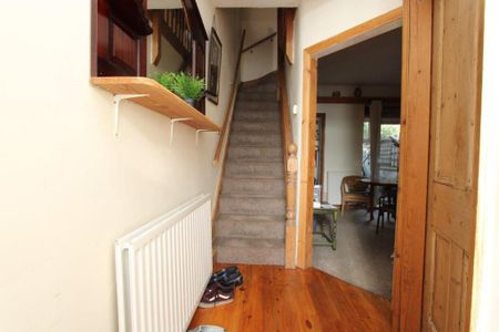 4 bedroom private hall to rent - Photo 2