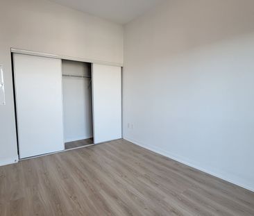 For Lease - 4055 Parkside Village Drive Unit# 433, Mississauga, Ont... - Photo 2