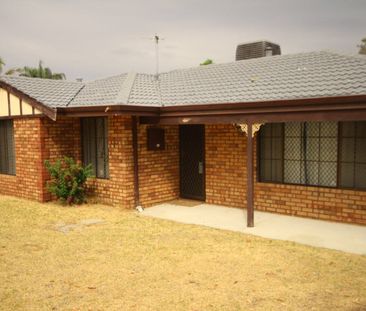 Spacious 3-Bed with Games Room! - Photo 6