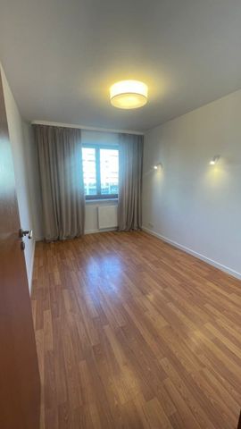 4 pokojowe mieszkanie z balkonem i garażem 90 m² - Zdjęcie 2