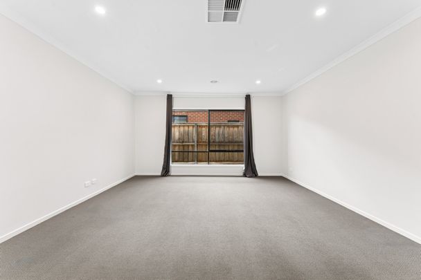 Executive Five-Bedroom Family Home - Photo 1