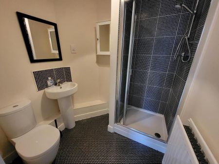 2 bedroom apartment to rent - Photo 5