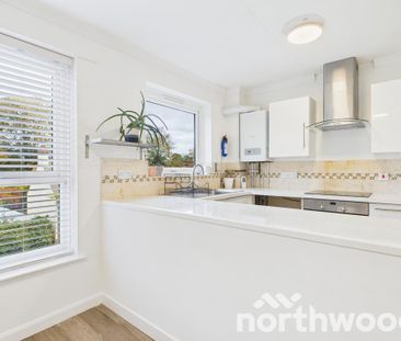 2 bedroom flat to rent - Photo 2