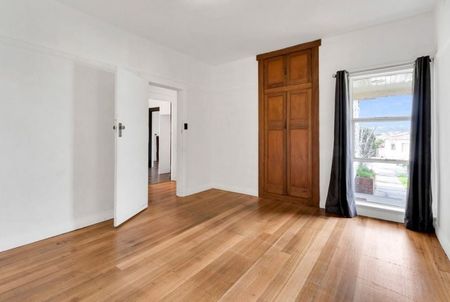 Spacious 3-Bed Family Home in Moonah - Photo 4