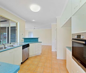 Spacious Family Home in Sought-After Kalkie - Photo 3