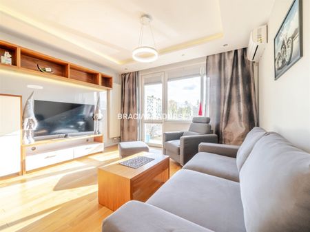 M-2 POK 49 M2 NOWA HUTA BALKON PIWNICA PREMIUM - Zdjęcie 3