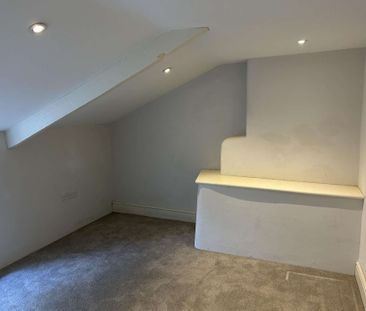 Detached Farmhouse set in a peaceful rural location to let on an in... - Photo 5