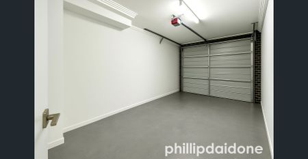 MODERN 4-BEDROOM FAMILY DUPLEX IN PRIME LOCATION - Photo 4