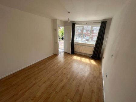 2 bedroom end of terrace house to rent - Photo 5