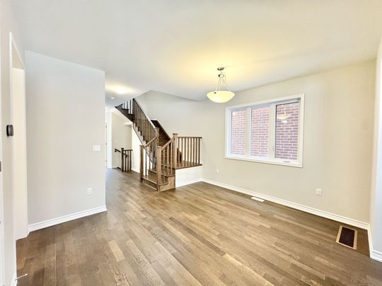 For Lease - 48 Gretzky Avenue, Barrie, Ontario - Photo 1