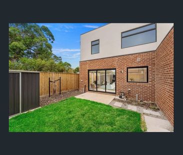 Modern Townhouse in Great Location! - Photo 5