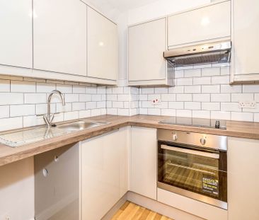 2 bedroom maisonette to rent Connaught House, Osborn Road South, Fa... - Photo 3