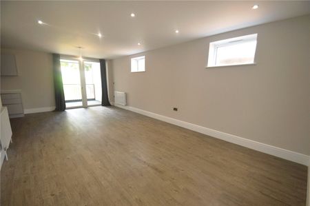 Riddlesdown Road, Purley, CR8 - Photo 5