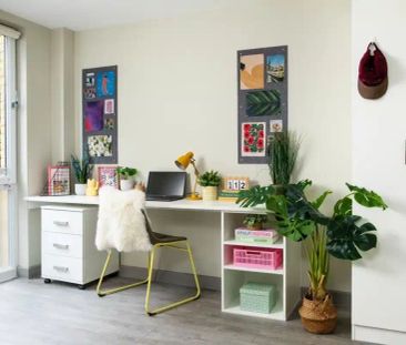 Double Partly Accessible Ensuite - Photo 6