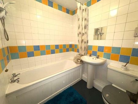 Beech Avenue, Ruislip, HA4 - Photo 2