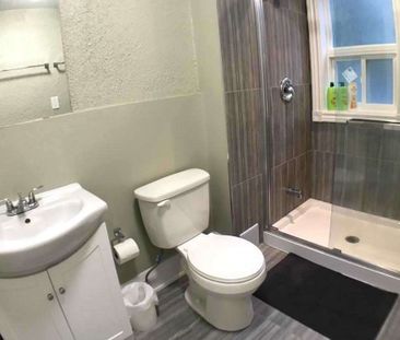 For Lease - 58 Centre Avenue, Toronto, Ontario - Photo 3