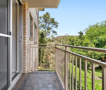 Bright, breezy apartment in a prime lifestyle setting - Photo 3