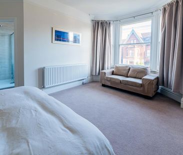 5 bedroom semi-detached house to rent - Photo 6