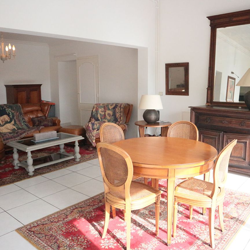 Location Appartement 5 pièces 134m² - Photo 1