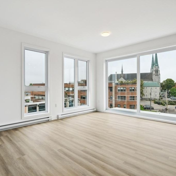 Beaux 3 1/2 ou 4 1/2 au centre-ville, Valleyfield ! SEPTEMBRE 2025 - Photo 1