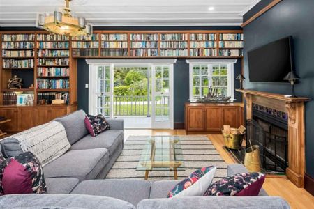 A LUXURY HOME-FULLY FURNISHED - Photo 2