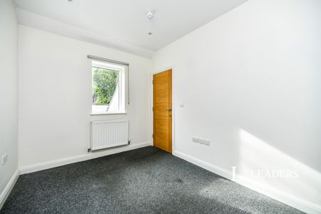 3 bedroom end of terrace to rent Chestnut Close - Photo 4