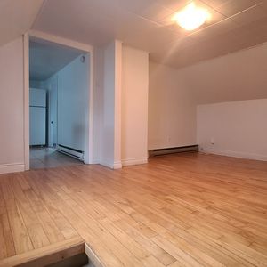 3 1/2 - 1chambre - Près Rapibus Montcalm - Photo 3