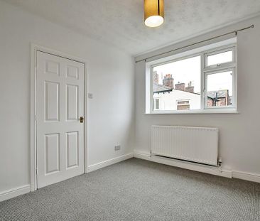 1 bedroom semi-detached house to rent - Photo 3