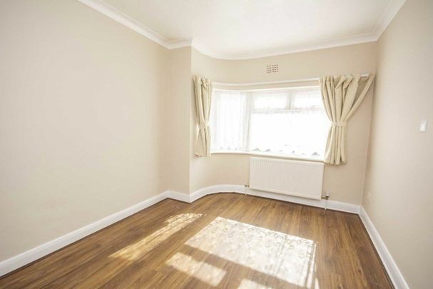 Hillway, West Hendon, NW9 - Photo 1