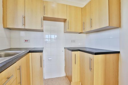 1 bedroom retirement property to rent - Photo 3