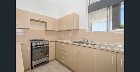 Perfectly located & spacious apartment. - Photo 5