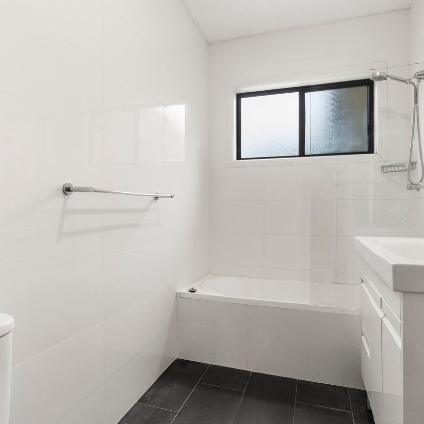 17 Wallawa Avenue, Engadine NSW 2233 - House For Rent | Domain - Photo 1