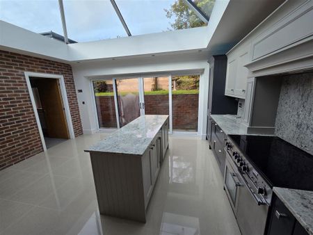 3 bedroom detached bungalow to rent - Photo 5