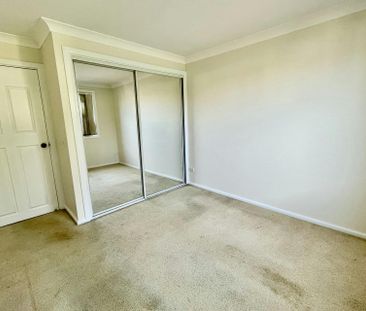 Freshly Painted 3 Bedroom Home - Photo 2