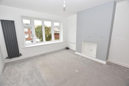 4 bedroom detached house to rent - Photo 2