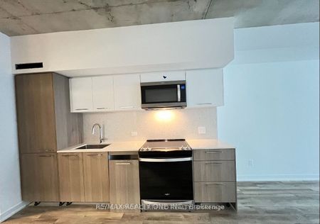 Riverside Square Lofts 15-45 , #511 - Photo 4