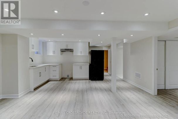 305 OLD HARWOOD AVENUE E - Photo 1