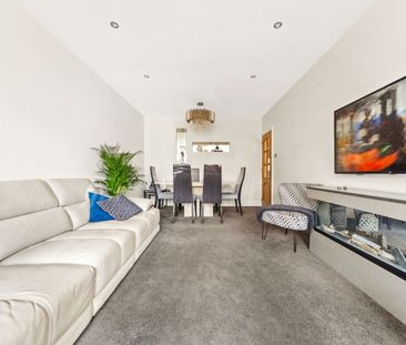 Street Lane, Leeds, West Yorkshire - Photo 1